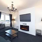 Light-Luxury Flat