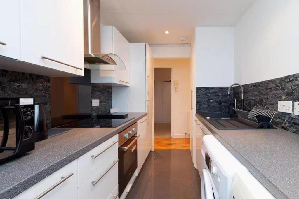 Apartment Light-luxury Flat Glasgow